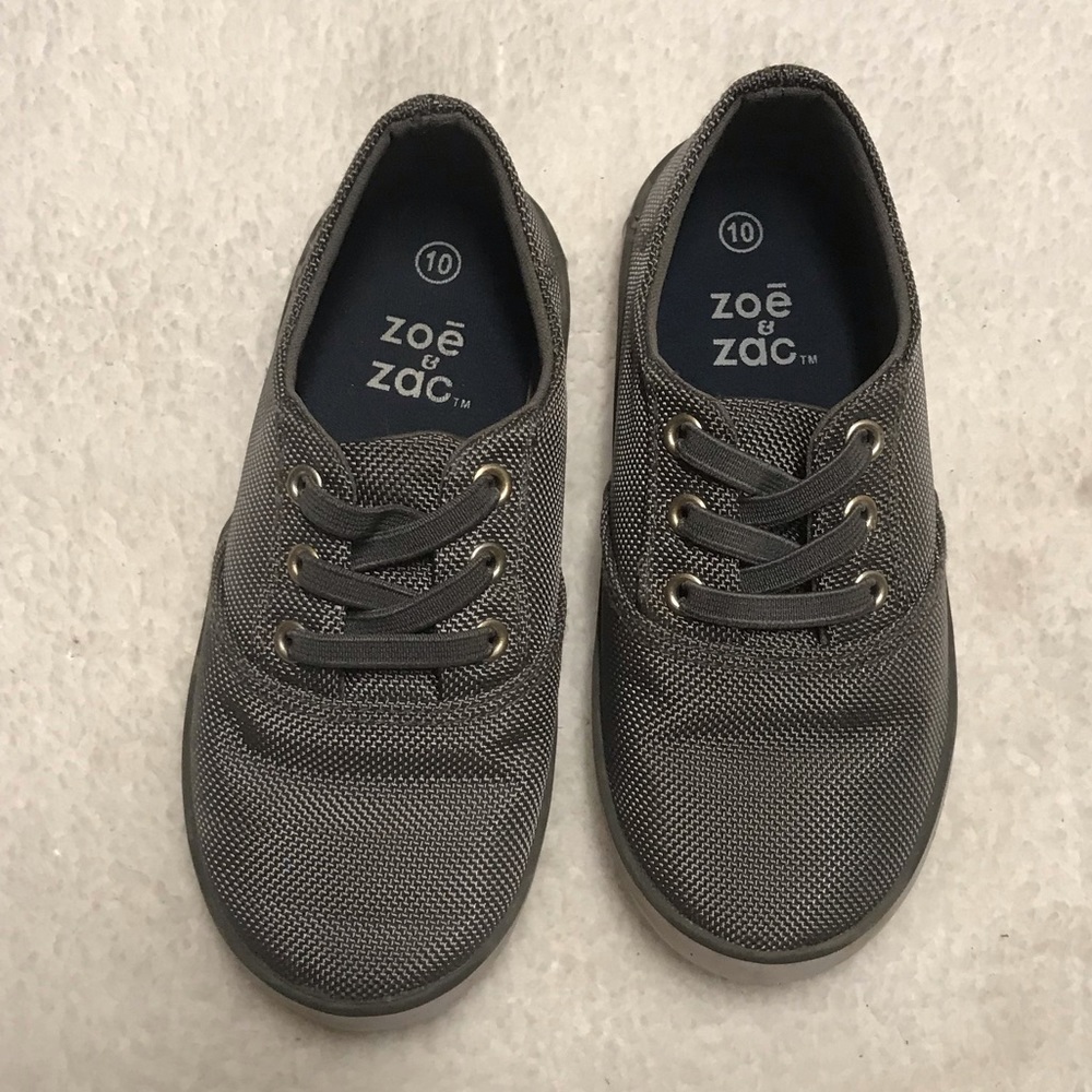 Zoe & Zac slip on tennis shoes size 10